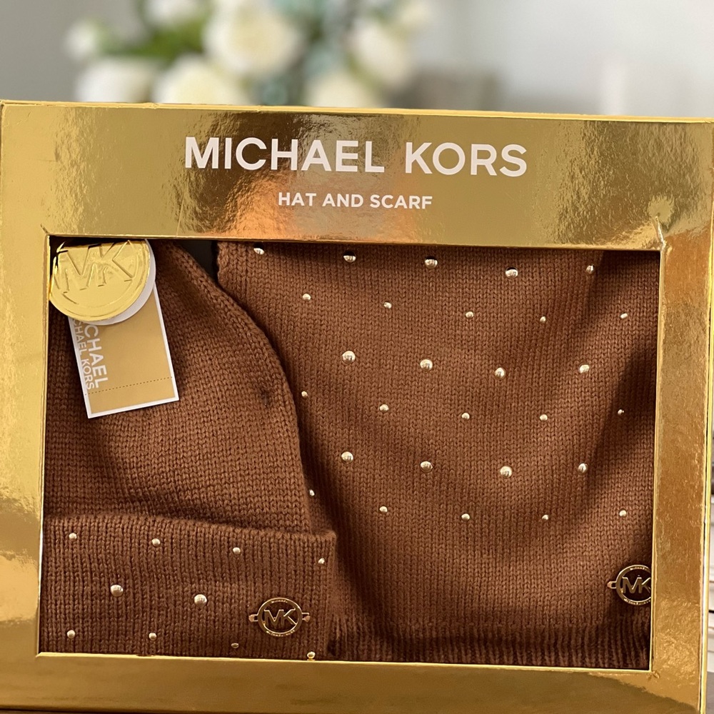 Michael Kors Brown/Gold Hat and Scarf Giftset